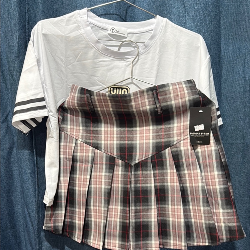 Plaid Pleated Skirt and White T-Shirt Set with belt